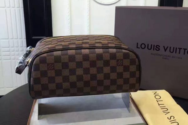 Replica Louis Vuitton N47527 King Size Damier Canvas Toiletry Bag