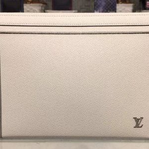 Replica Louis Vuitton M63397 LV Pochette Voyage MM Taiga Leather White