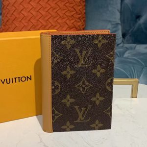 Replica Louis Vuitton M68906 LV passport cover Wallet Monogram canvas With leather lining