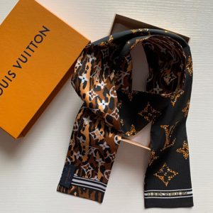 Replica Louis Vuitton M73648 LV Monogram Giant Jungle bandeau Scarf Monogram canvas