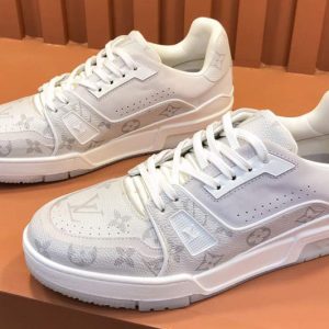 Replica Louis Vuitton 1A5UR4 LV Trainer sneaker in White Monogram canvas