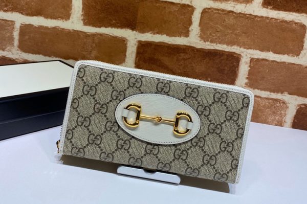 Replica Gucci 621889 Gucci 1955 Horsebit zip around wallet in Beige/ebony GG Supreme canvas With White Leather