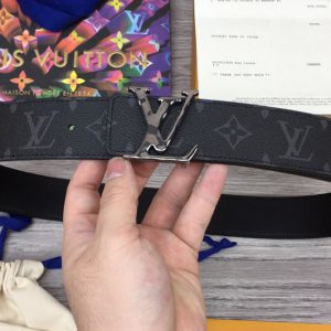 Replica Louis Vuitton M9043V LV Initiales 40mm Reversible belt in Monogram Eclipse canvas With Black Buckle