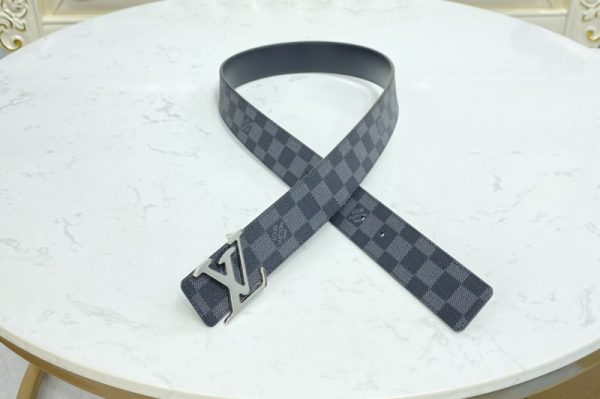 Replica Louis Vuitton M0213V LV Initiales 40MM Reversible belt in Damier Graphite canvas