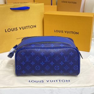 Replica Louis Vuitton M30849 LV Dopp Kit bag in Monogram canvas and Taiga leather