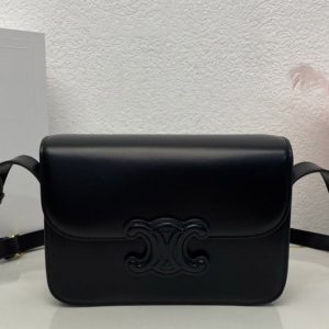 Replica Celine 199223 MEDIUM BAG CUIR TRIOMPHE IN Black NATURAL CALFSKIN