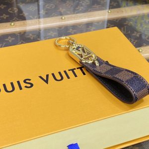 Replica Louis Vuitton M00826 LV Link Dragonne Key holder in Damier Ebene Canvas