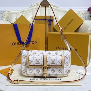 Replica Louis Vuitton M20920 LV Maxi Multi Pochette Accessoires handbag in Beige Monogram coated canvas