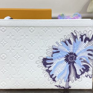 Replica Louis Vuitton M21677 LV LVxYK Pochette Voyage bag in White Taurillon Monogram cowhide with Psychedelic Flower print on front