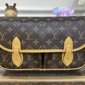 Replica Louis Vuitton M42247 LV Gibeciere MM Shoulder Bag in Monogram Canvas