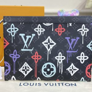 Replica Louis Vuitton M81803 LV Pochette Voyage in Monogram Eclipse canvas